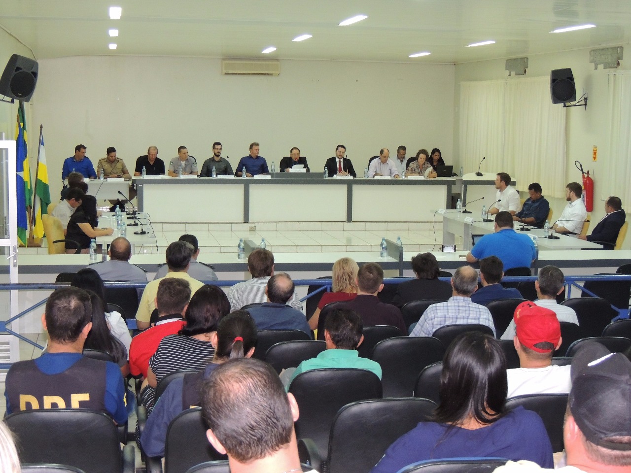 Após audiência pública promovida por Adilson de Oliveira, sobre o trânsito de caminhões no centro da cidade, lei deve ser alterada