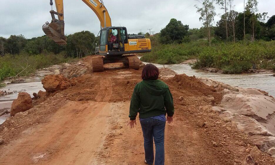 Atendendo indicações da Vereadora Leninha do Povo, SEMOSP recupera linhas na área rural