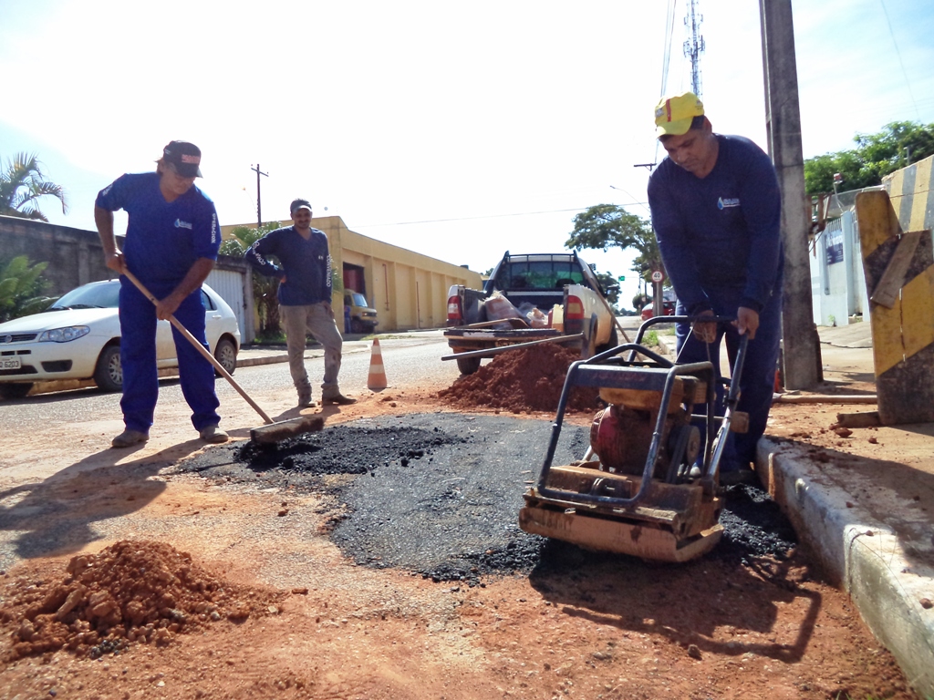 Câmara aprova compra de massa asfáltica para recuperação de vias 