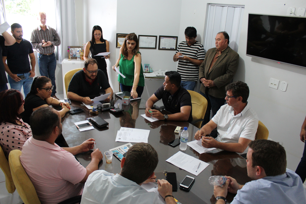 Em sessão extraordinária, vereadores rejeitam veto parcial de prefeito contra isenção no IPTU