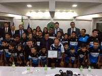 França Silva entrega Moção de Aplausos a Atletas Mirins e Juvenis de Vilhena