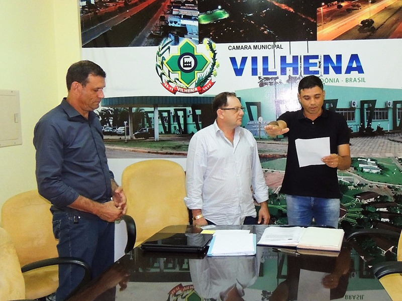 Marcos Cabeludo toma posse como vereador em Vilhena