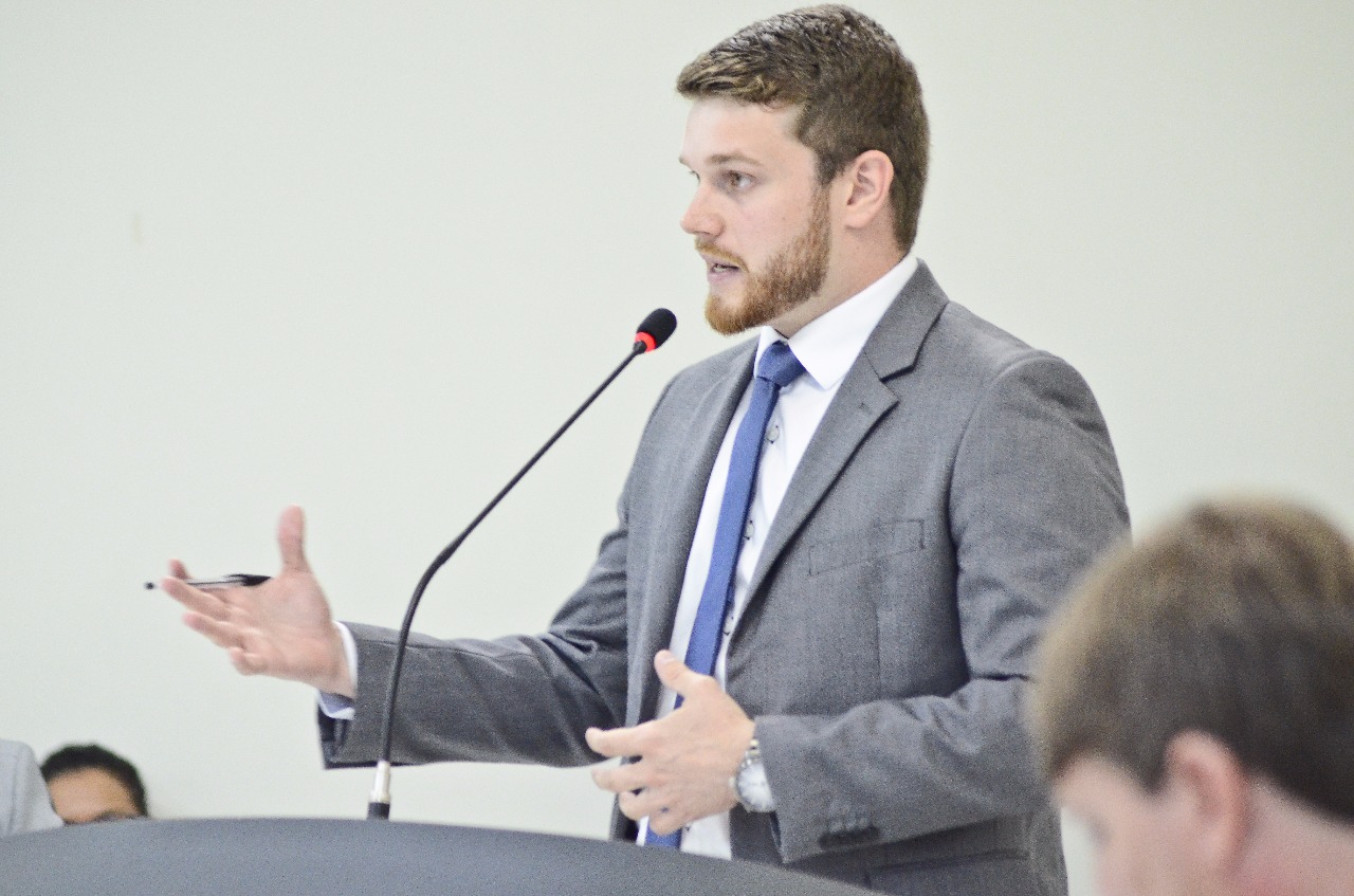 Rafael Maziero apresenta Projeto de Lei que obriga a afixação das escalas dos médicos plantonistas por meio de cartaz, painel ou similar