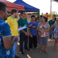 Rafael Maziero e Wilson Tabalipa comemoram resultado do Gabinete Itinerante no bairro Residencial Alvorada