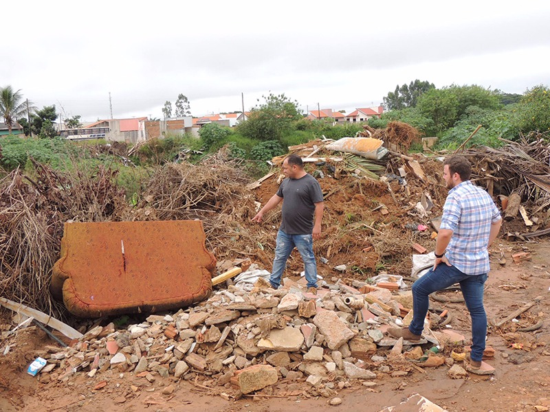 Ronildo Macedo e Samir Ali cobram providências na cratera da Macrodrenagem