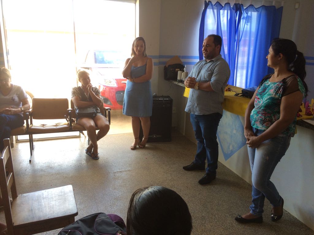 Ronildo Macedo prestigia homenagem às mães no postinho do bairro Cristo Rei