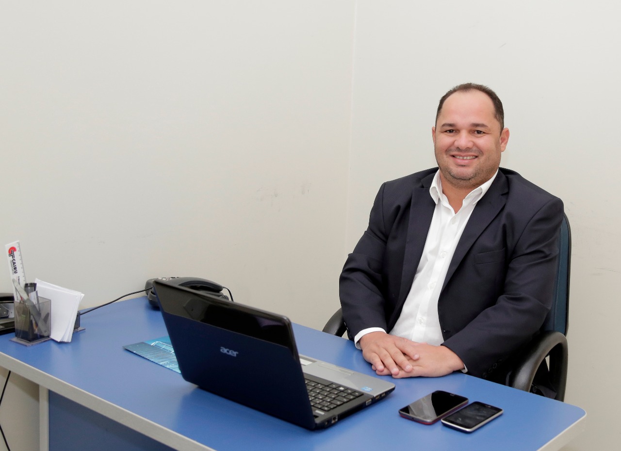 Vereador Ronildo Macedo tem lei de incentivo à Redação e Cultura sancionada pela prefeita Rosani Donadon