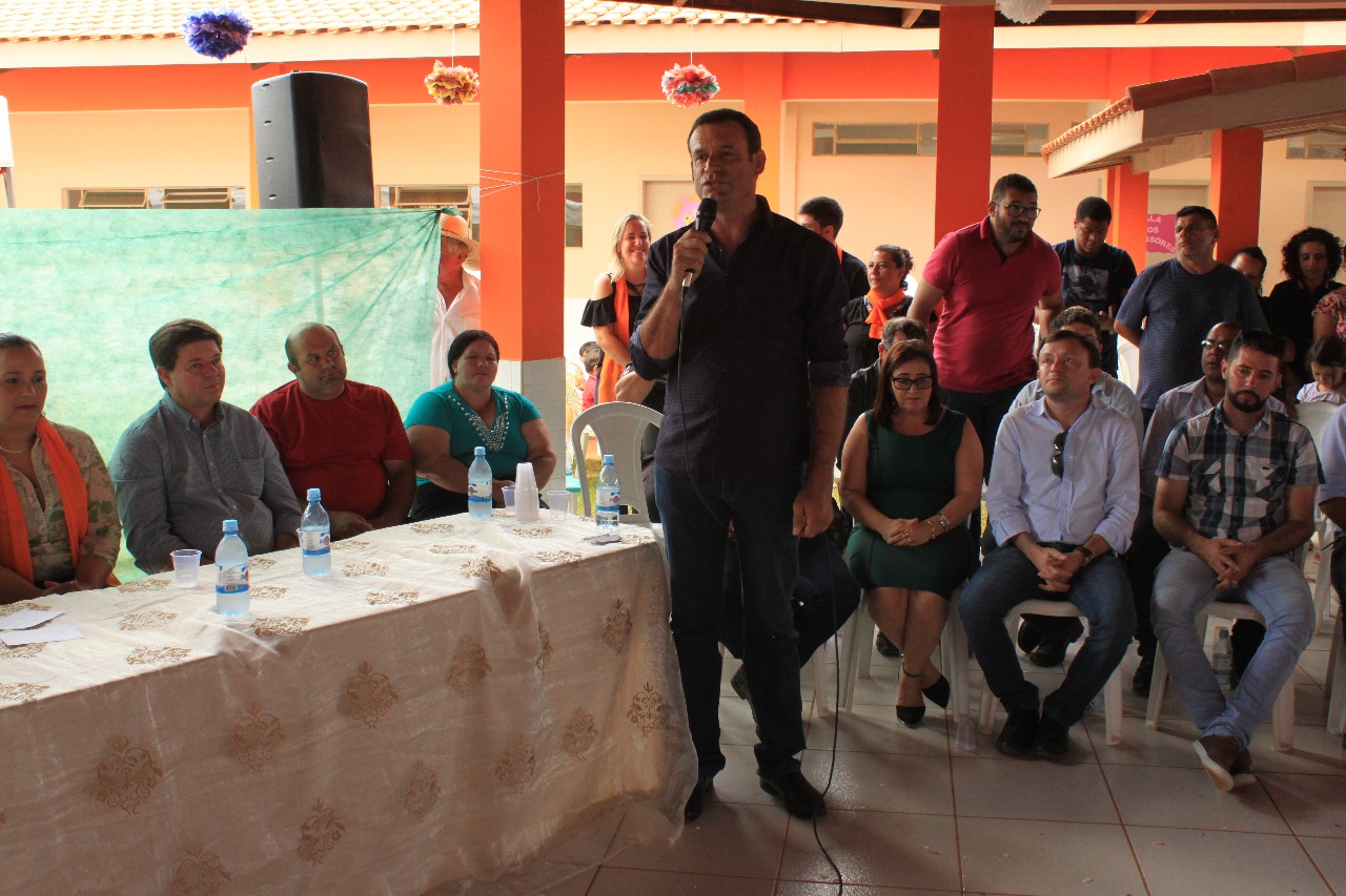 Vereadores acompanham inauguração de escola no Bairro Alphaville